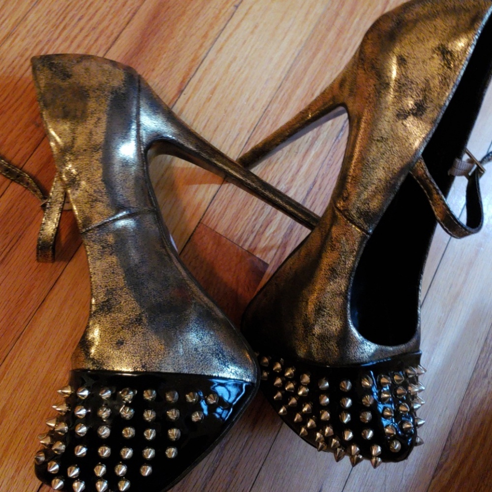 Womens heels 🔥🔥 - Picture 2 of 4